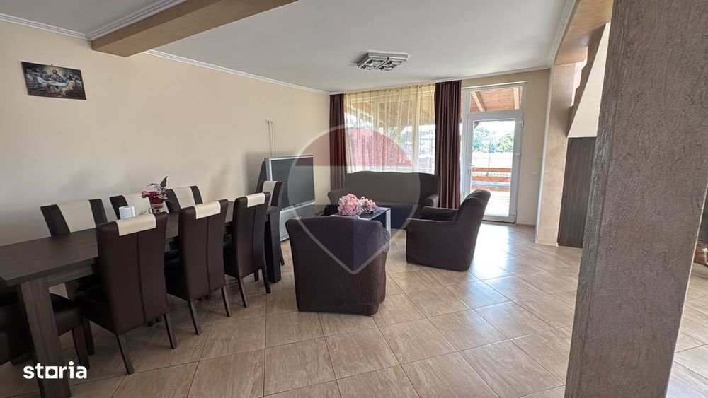 De închiriat casă cu 5 camere, în Sântandrei
