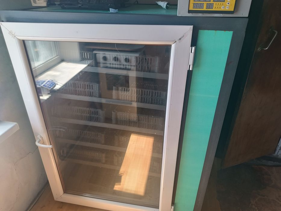 Продам инкубатор на 700 яиц