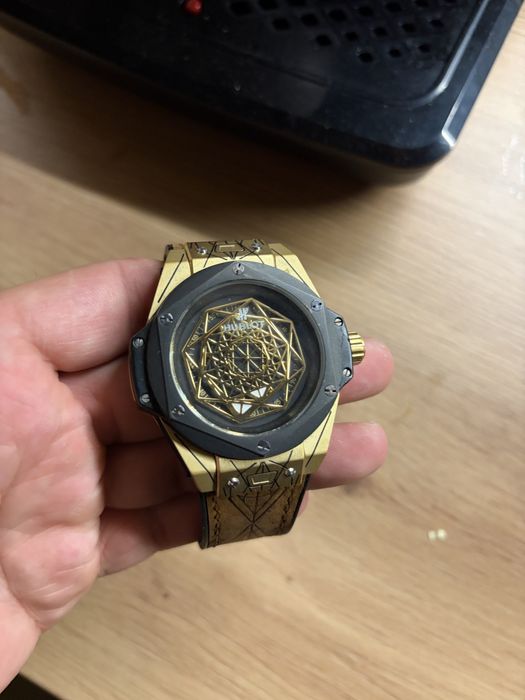Ceas Hublott cu curea din silicon cu piele intoarsa