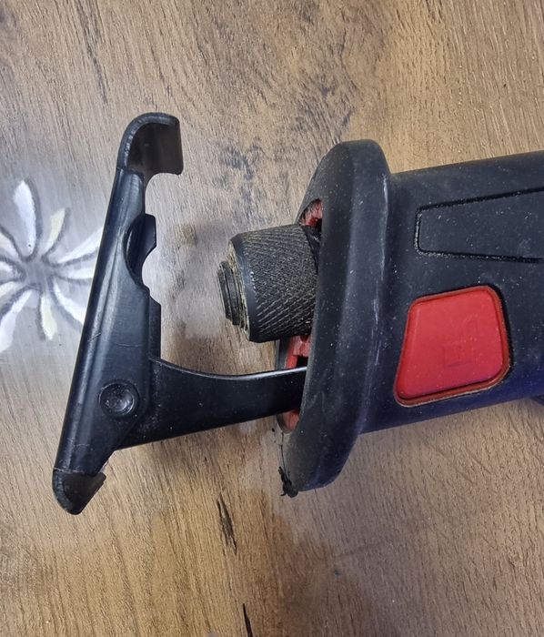 Акумулаторен саблен трион Einhell 18v