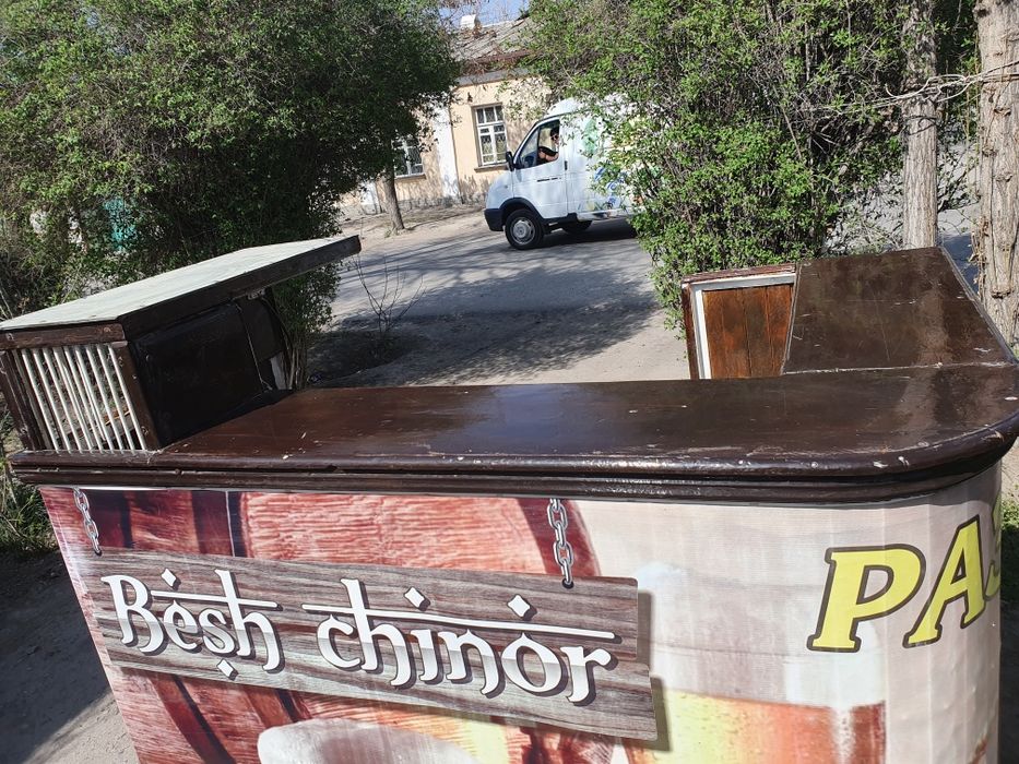 барная стойка на колёсах, для напитков - тархуна,  дюшеса, пива и т.д.