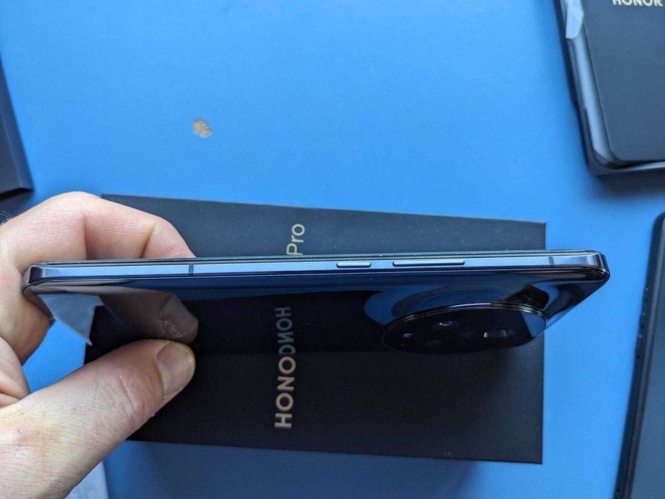 Honor Magic 5 Pro - перфектен