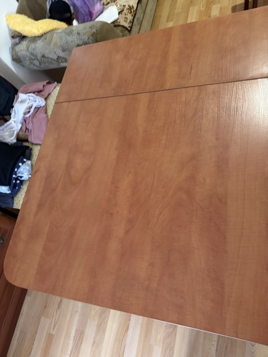 Продам стол и 6 стульев