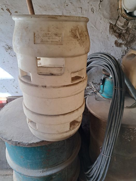 Пластиковый контейнер с бутыли 20л