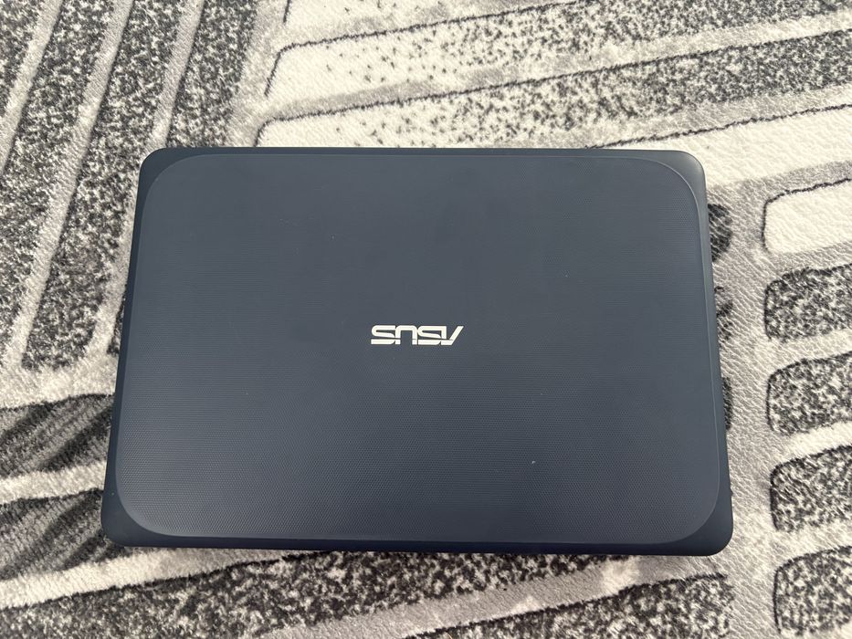 Laptop ASUS.