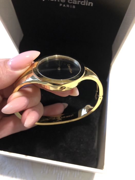 Невероятен нов швейцарски часовник Calvin Klein