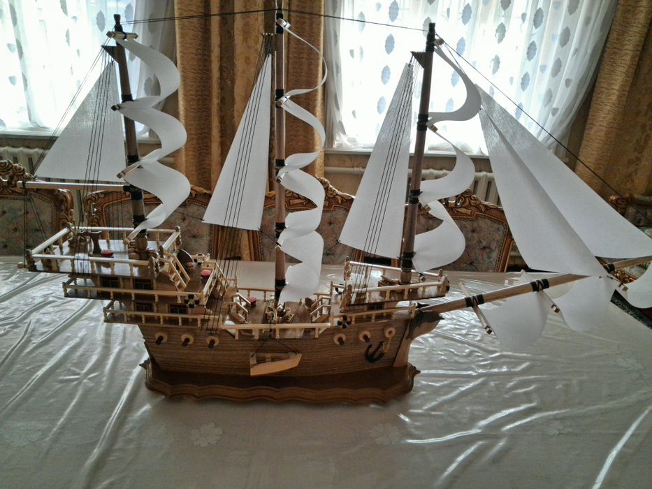 Корабль деревянный