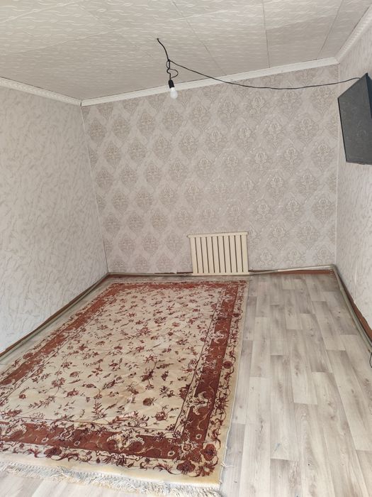 Продам часть дома. В Каскелене. Торг. Дом барачного типа.  1 комн