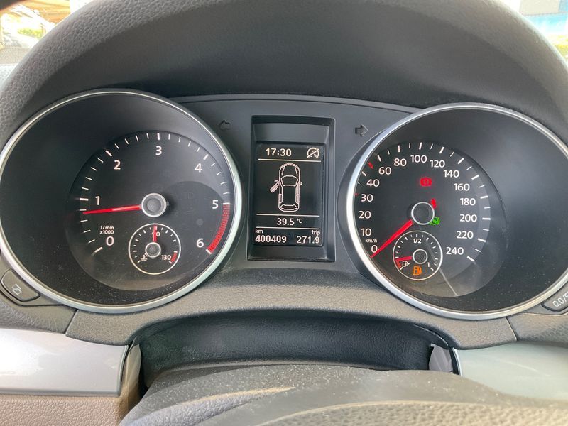 Volkswagen Golf VI 1.6 TDI Advance BlueMotion Tech 2011