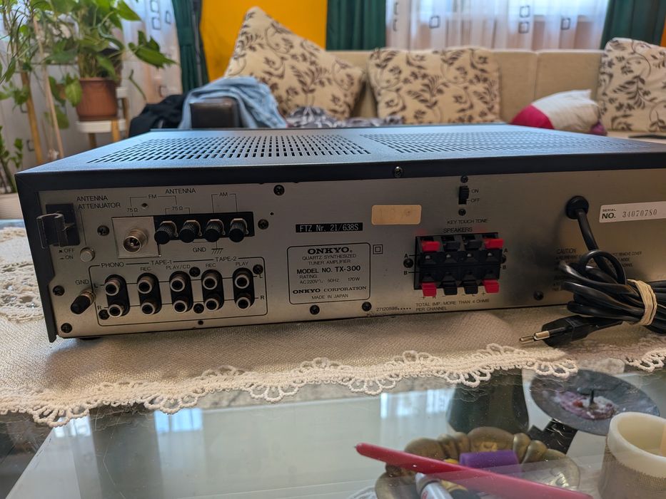 Amplificator Onkyo Quartz Syntesized Tuner TX-300
