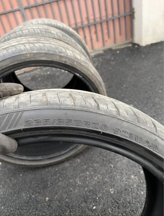 Anvelope 2buc 225/45r18 Iarna, 2buc 235/35r20 vara, 4buc 225/40r18