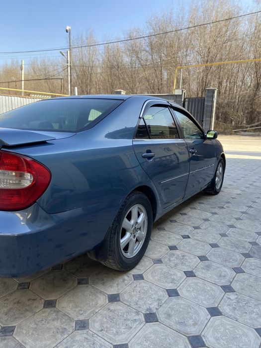 Toyota.   camry  30.