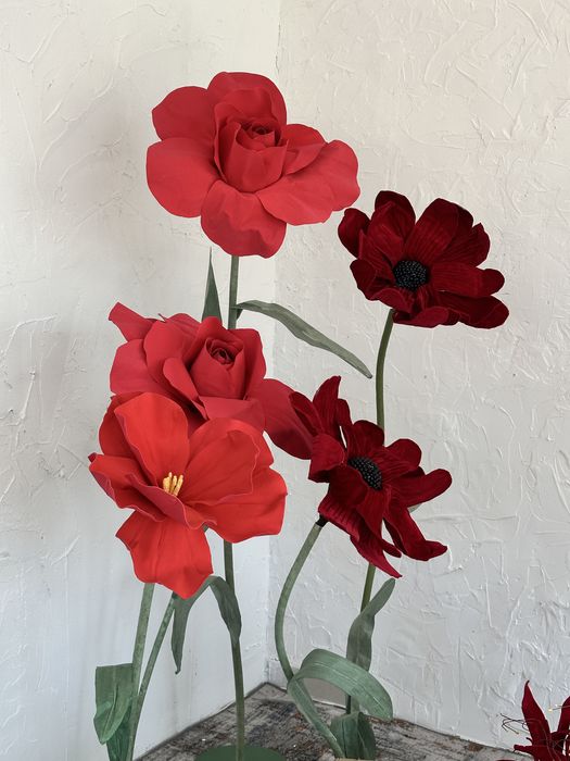 Продаются декоративные ростовые цветы