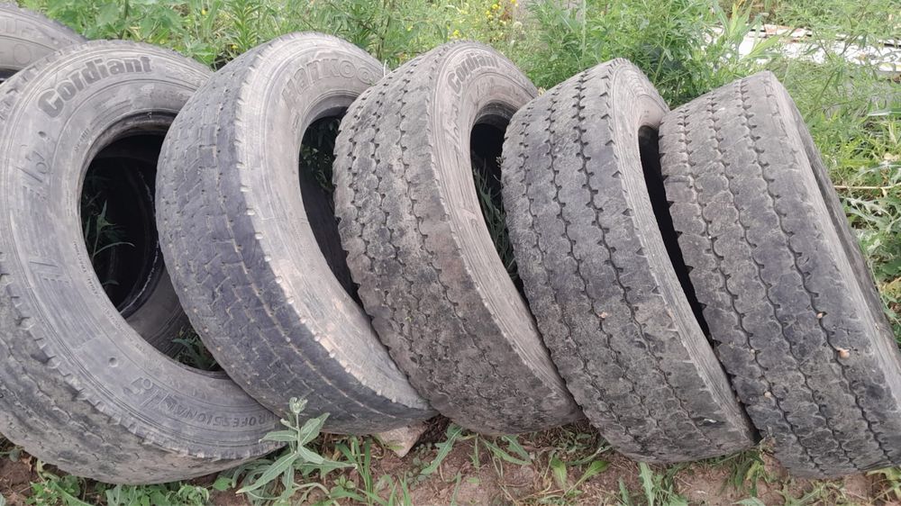 Продам шины в отличном состояние