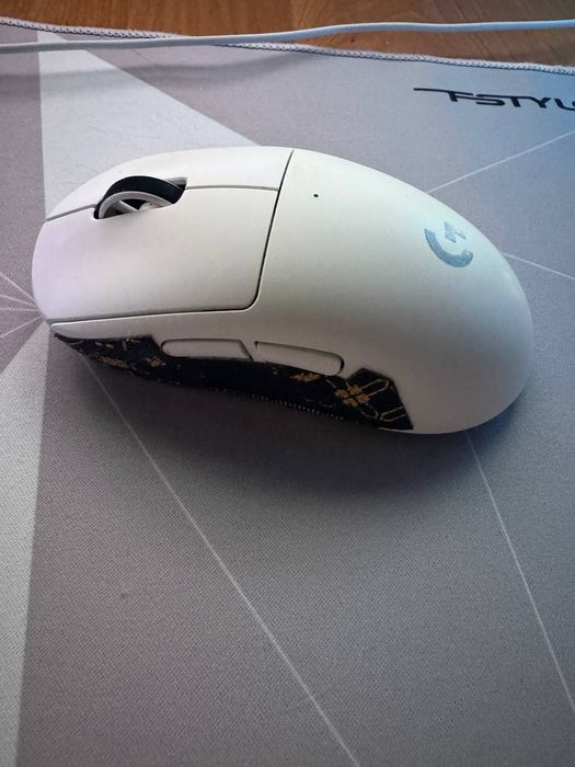 Продам игровую мышь logitech g pro x superlight