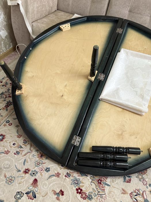 Национальный стол на 12 персон