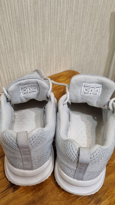 Кроссовки летние