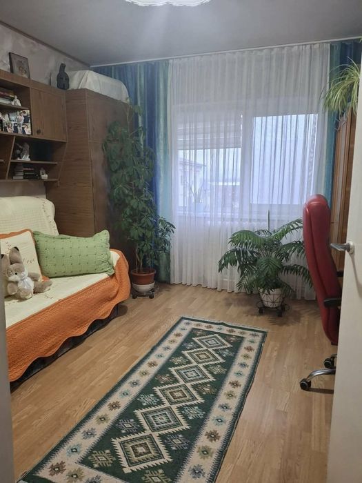Apartament 3 camere Onesti