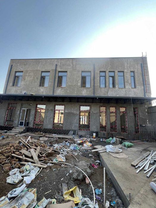 Сдаётся здание - под ресторан, автосалон, школа