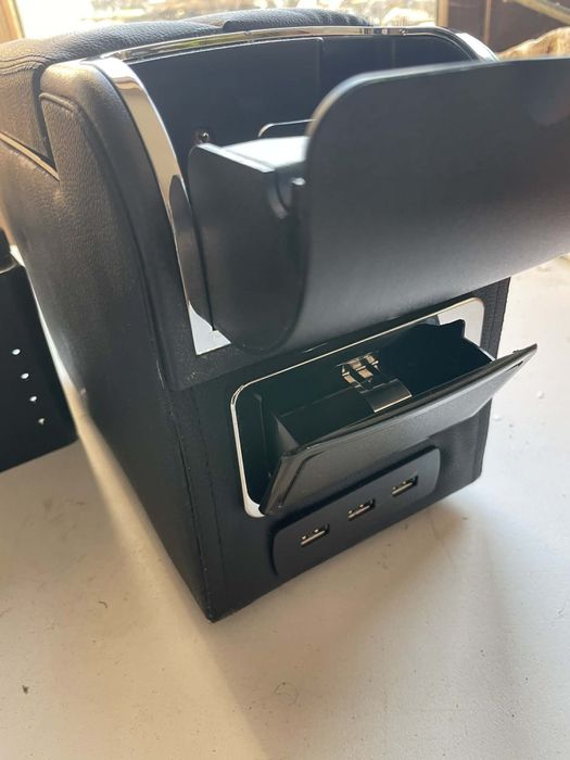 Cotieră auto în stare excelenta