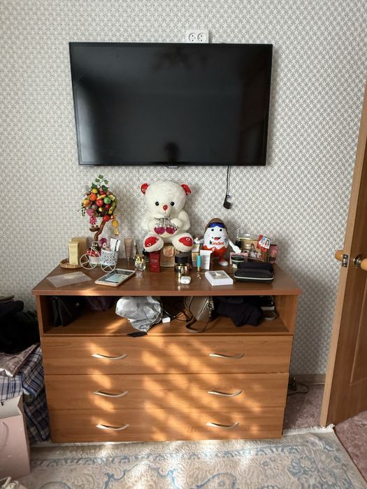 Шифоньер и комод