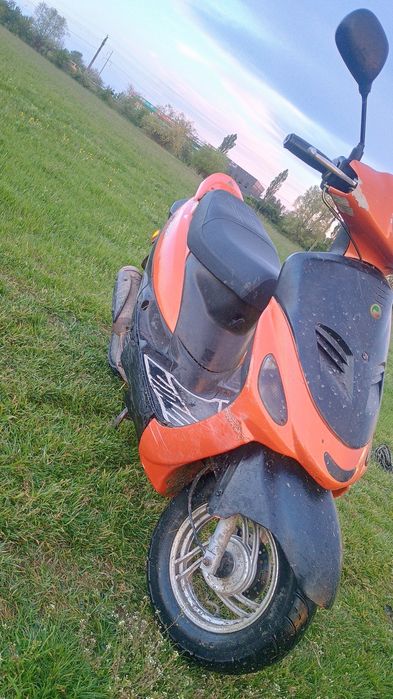 Vând sau schimb  scuter gy6