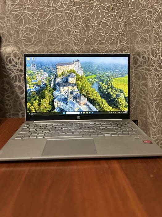 Продам ноутбку в отличном состояний HP Pivilon