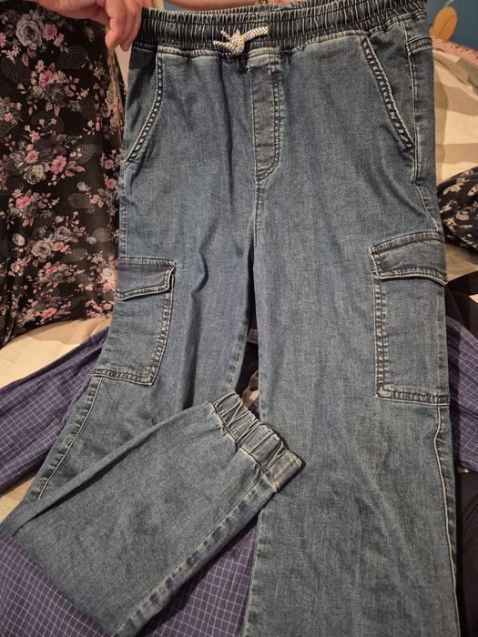 Школьная одежда и джинсы