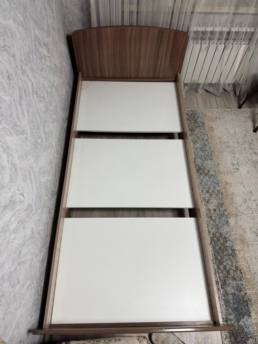 Кровать с матрасом