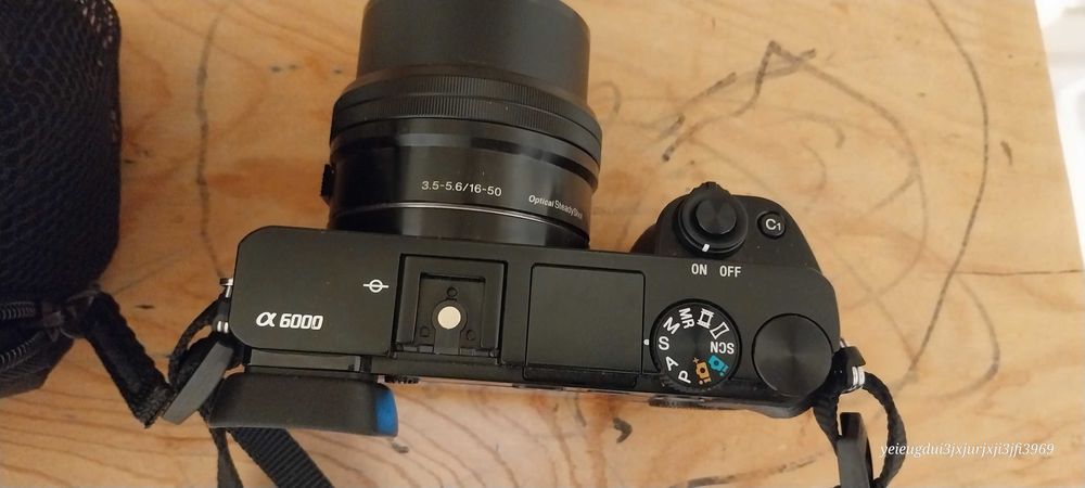 Sony a 6000 cu geanta 1345 cadre
