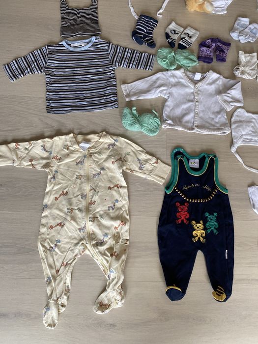 Vand lot haine baieti(1-2 luni) superbe.