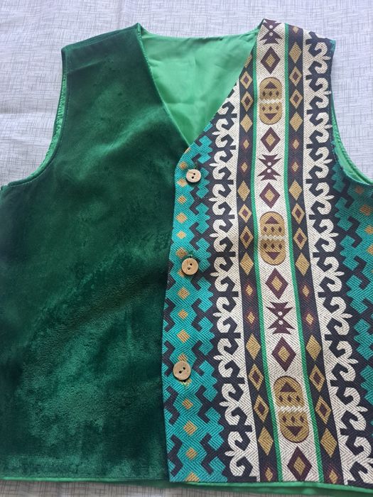 Срочно продам жилетка