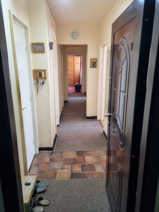 Particular vând apartament cu 3 camere,2 bai,zona garii Sfântu Gheorghe — fotografia 1