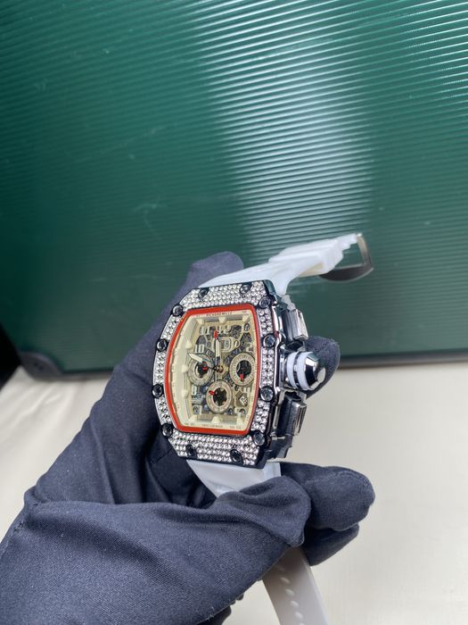 Часовник Richard Mille бял
