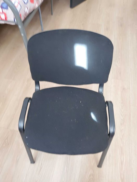 vând scaune si birou