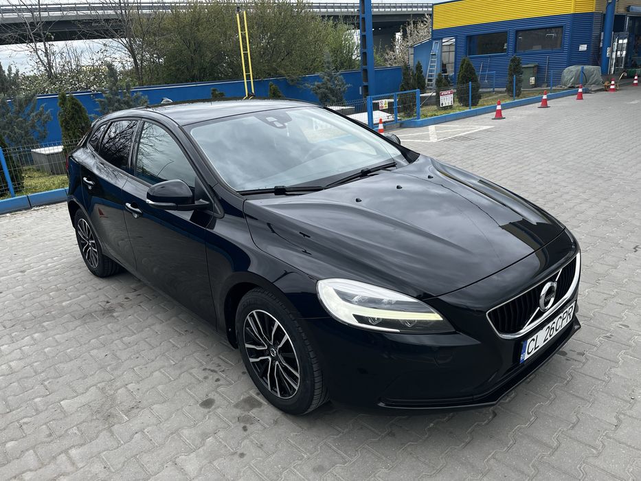 volvo v40