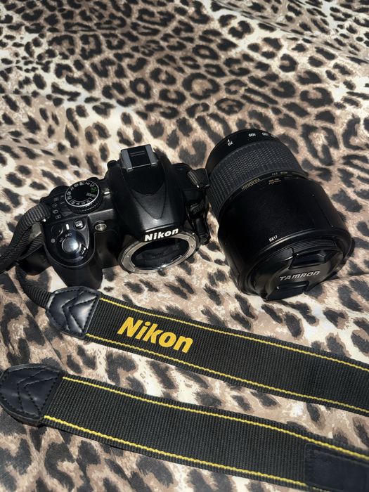 Nikon D3100 + Tamron 70-300mm