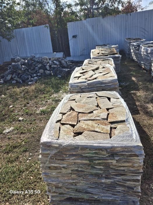 Vând piatra naturala ideală pentru placat