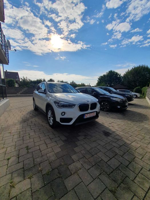BMW X1 xDrive20i 2017 – 136.000 km – HUD, pano, ACC, cârlig – 17.750 €