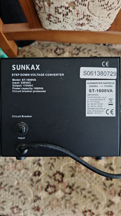Convertor de tensiune 230VAC-110VAC ST-1600VA SUNKAX volt