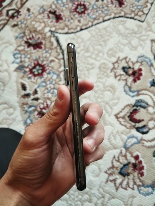 Продам Iphone XS