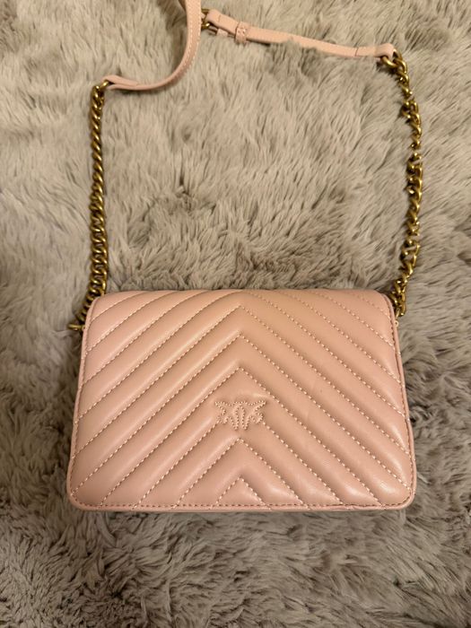 Нова чанта pinko