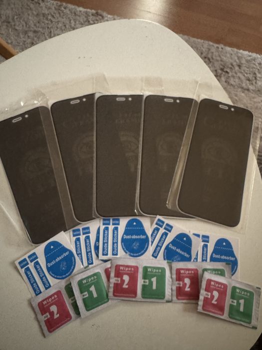 Folie sticla privacy iPhone 15 pro Matte Ceramic.