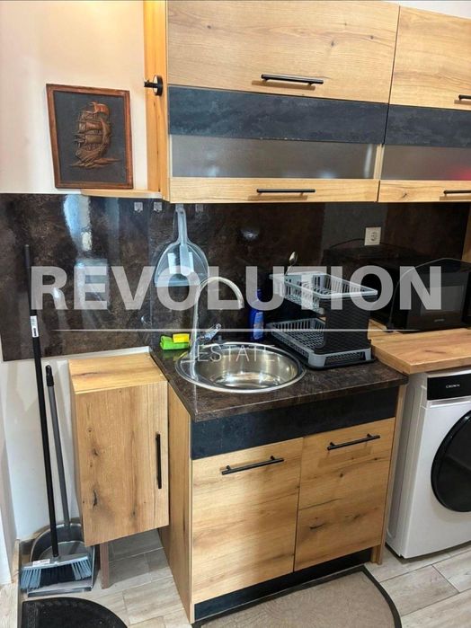 Дава се под наем Едностаен апартамент в Варна, Спортна зала - 20 кв.м за 298.86 € - Снимка #2