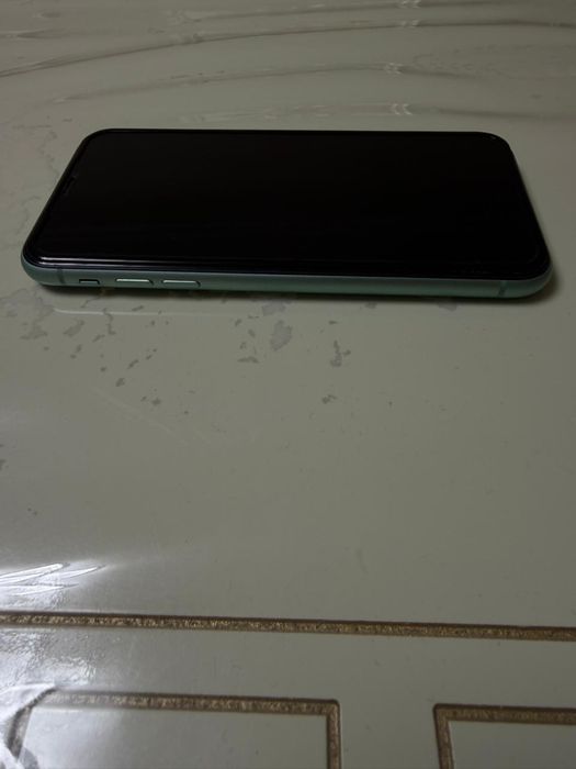 Продам Айфон Iphone 11