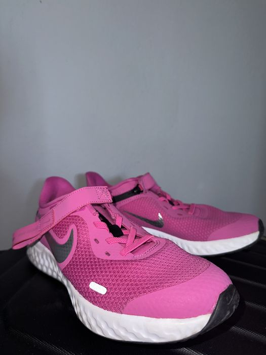 Дамски маратонки Nike