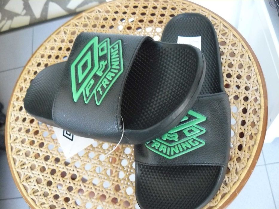 Slapi/Papuci Plaja Unisex UMBRO PRO TRAINING,Originali, Noi,Marimea 40