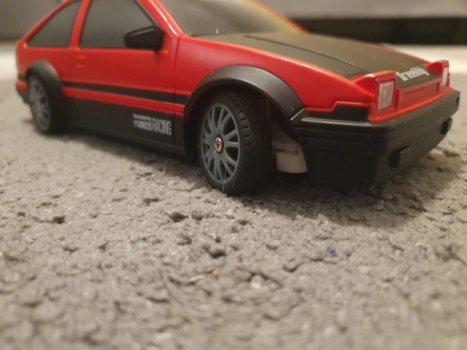 Masina cu telecomanda speciala pt drift