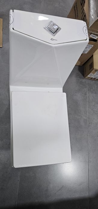 Унитаз моноблок.