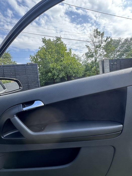 Reconditionare / retapitare plafon, fete de usi, stalpi tapitare